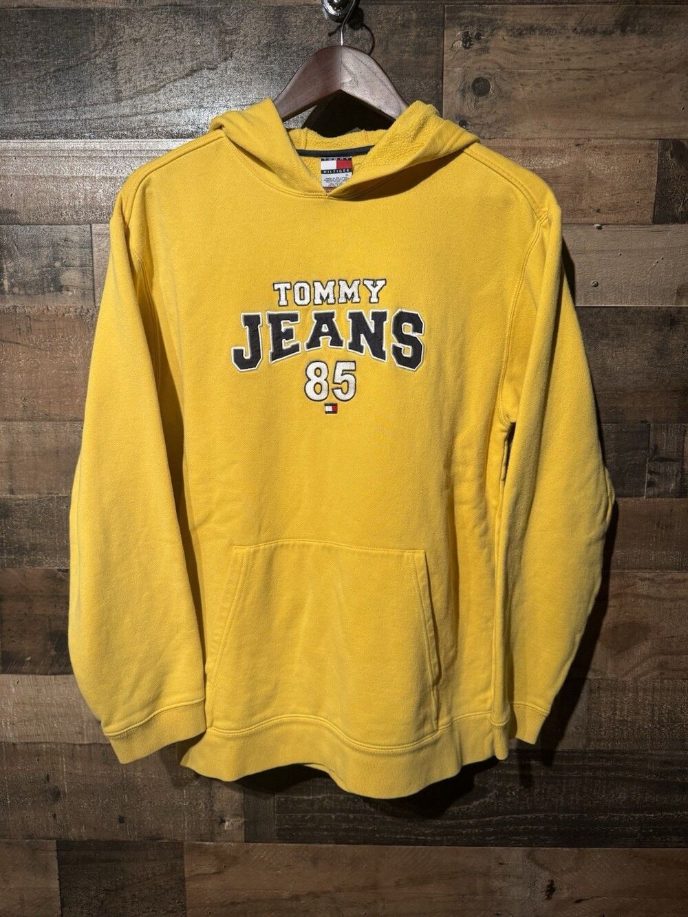 Vintage Y2K Tommy Hilfiger RARE Sweatshirt/Hoodie Yellow Sz XL 90’s